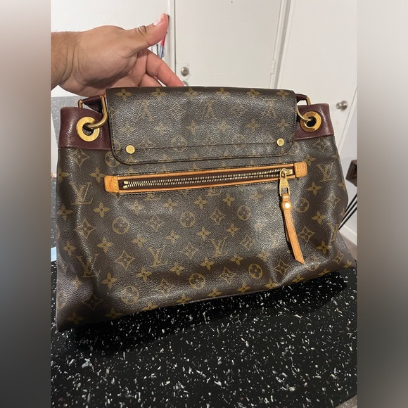 Louis Vuitton Monograma
Aube Olympe - Picture 2 of 6